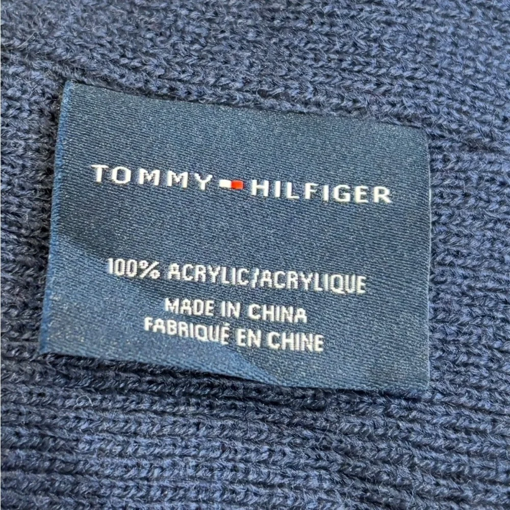 Tommy Hilfiger Men’s Gray, Red and Navy Blue Knit Winter Pom Beanie